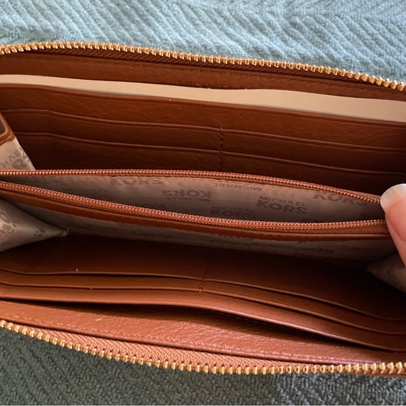 Sold Michael Kors Jet Set Pebble Leather Zip Around  Wallet  Color-Luggage Brown - Picture 5 of 9